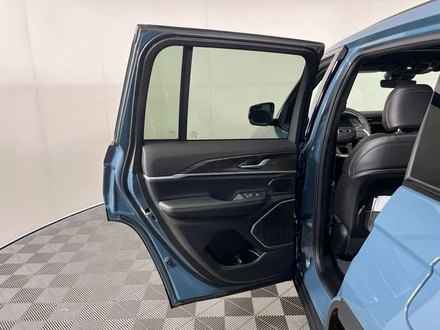 Used 2026 Blue Jeep Limited image 39