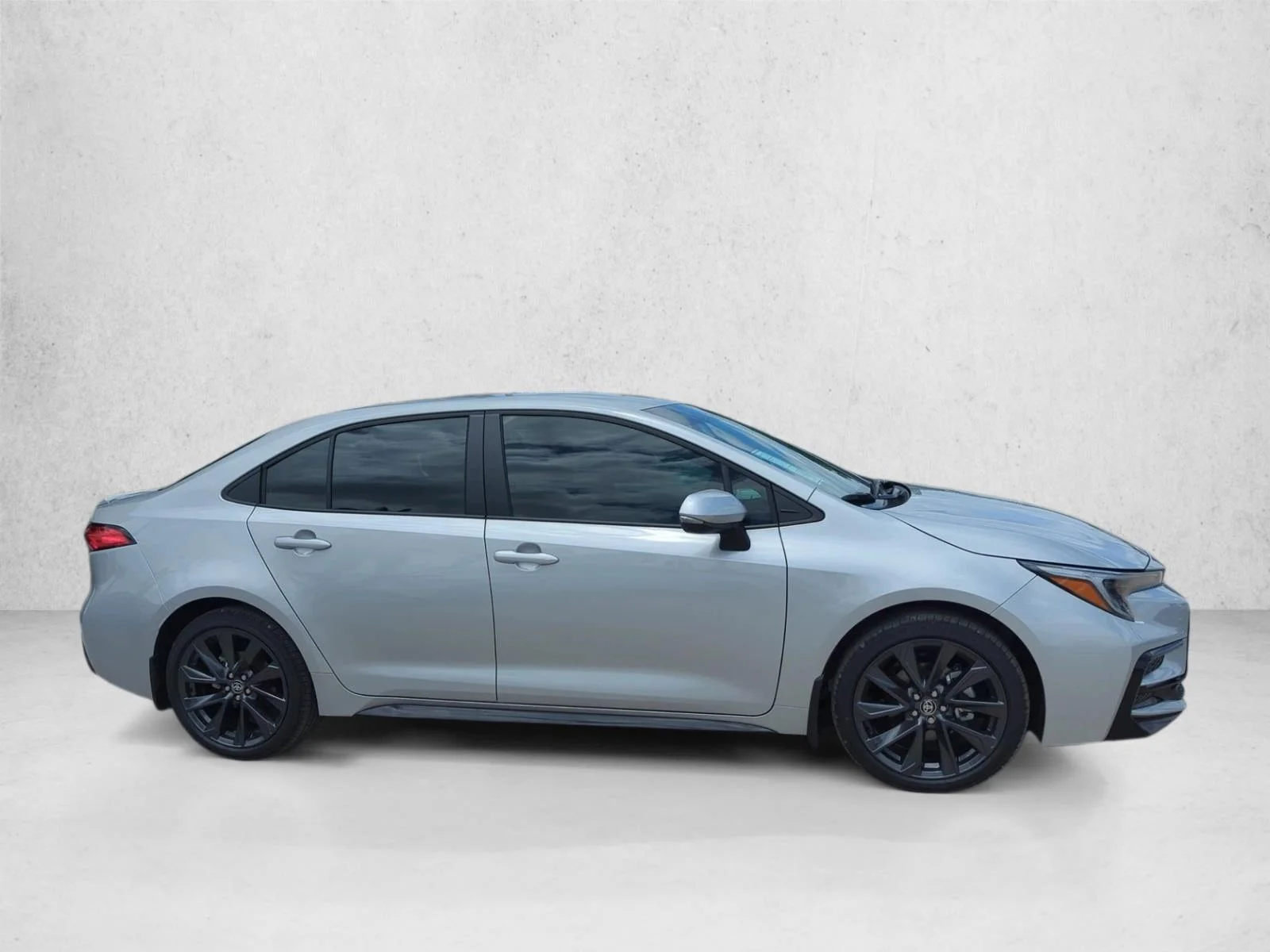 Used 2026 Classic Silver Met Toyota SE image 4