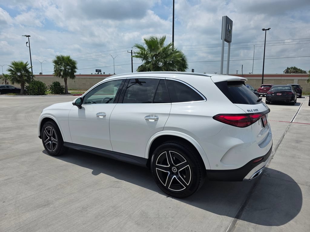 New 2026 Polar White Mercedes-Benz GLC 300 image 32
