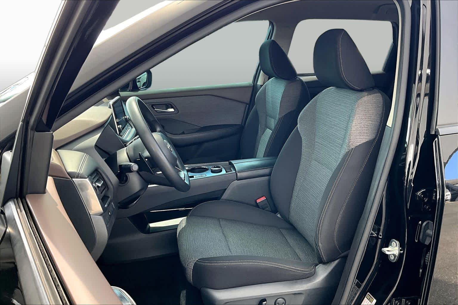 Used 2023 Super Black Nissan SV image 8