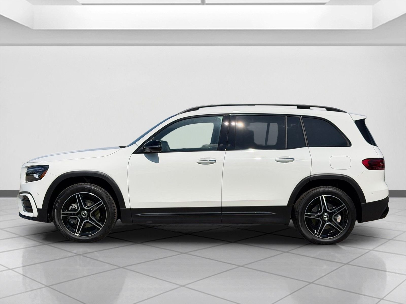New 2026 Polar White Mercedes-Benz GLB 250 image 5