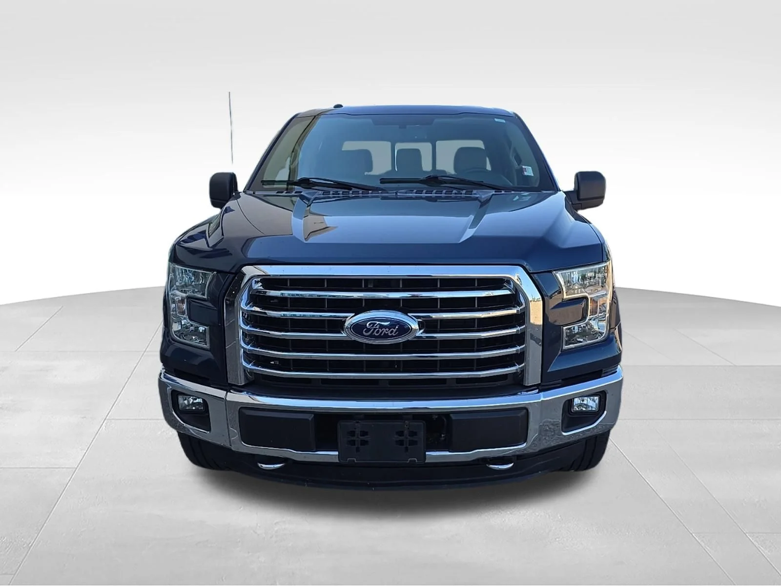 Used 2015 Blue Ford XLT image 2