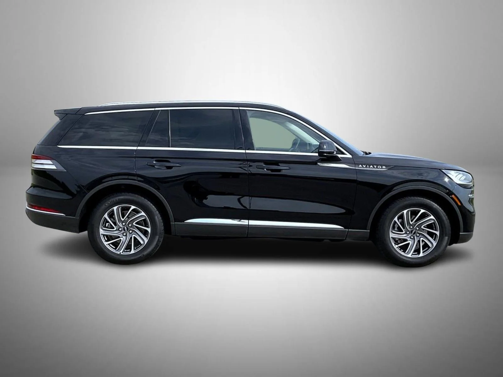 Certified Used 2023 Black Lincoln Livery image 4
