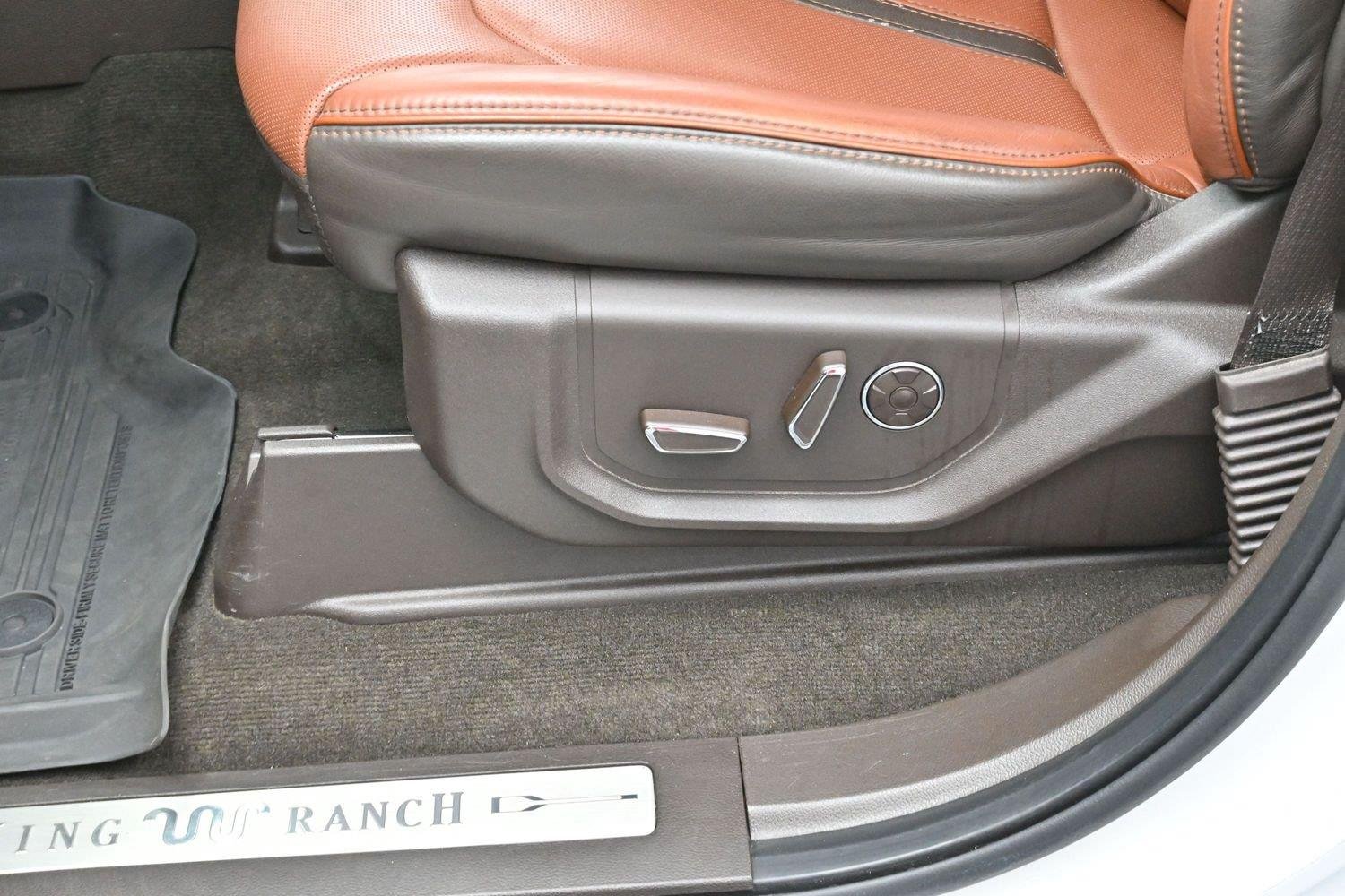 Used 2018 White Platinum Metallic Tricoat Ford XL image 14