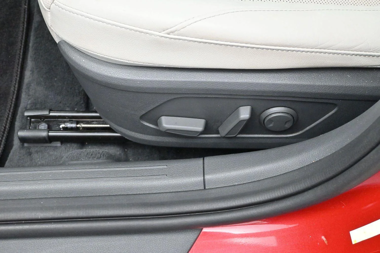 Used 2020  Hyundai SEL image 13