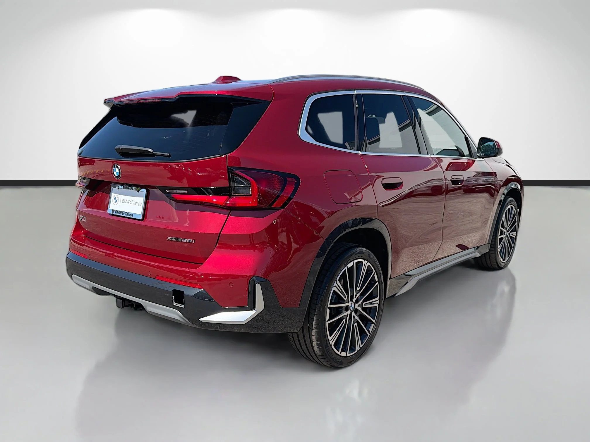 New 2026 Vegas Red Metallic BMW xDrive28i image 3