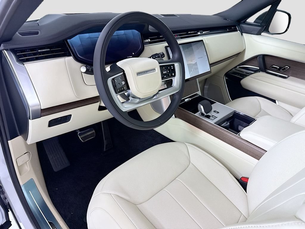 New 2026 Fuji White LAND ROVER SE 7 Seats image 9