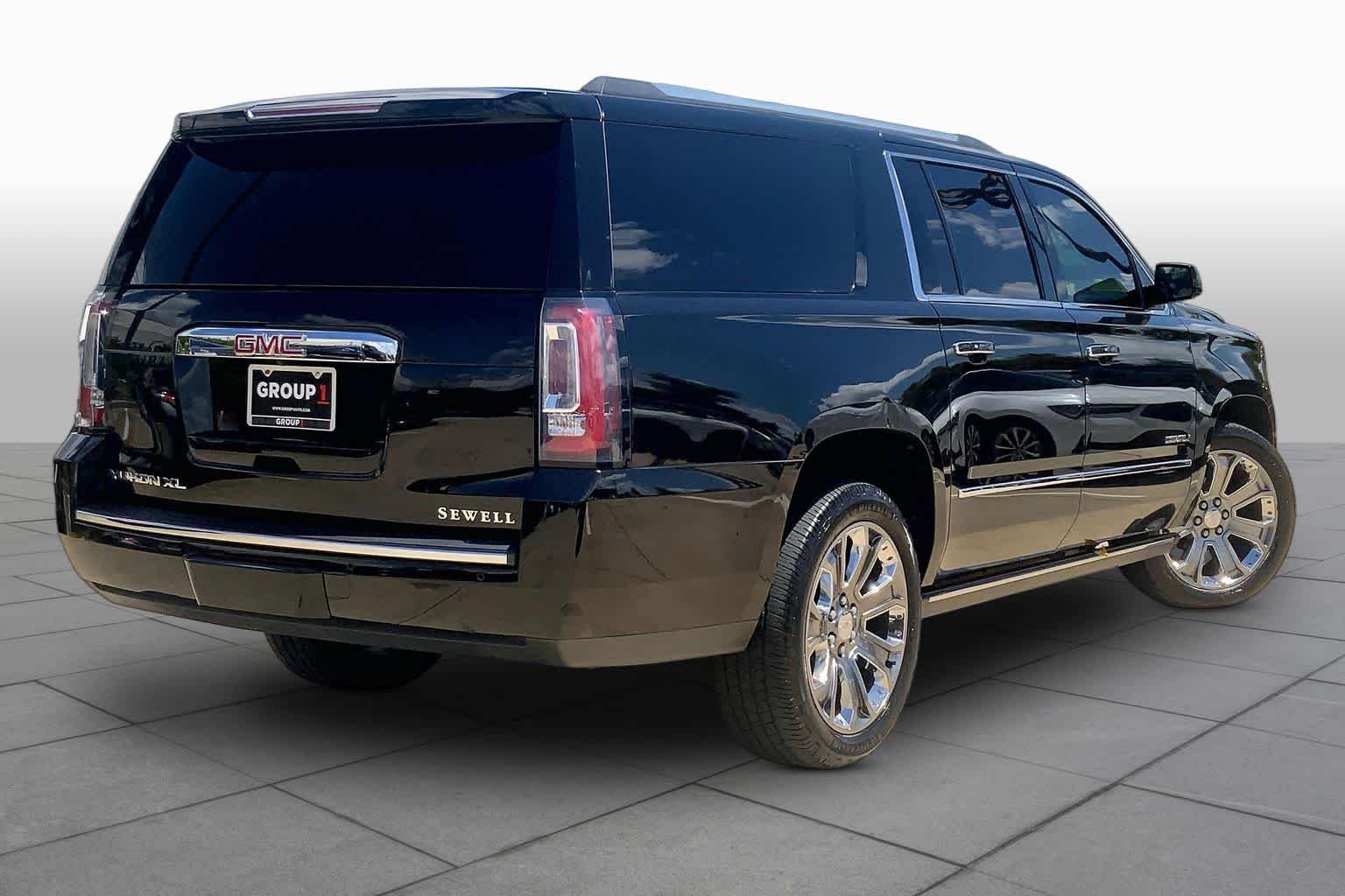 Used 2016 Onyx Black GMC Denali image 13