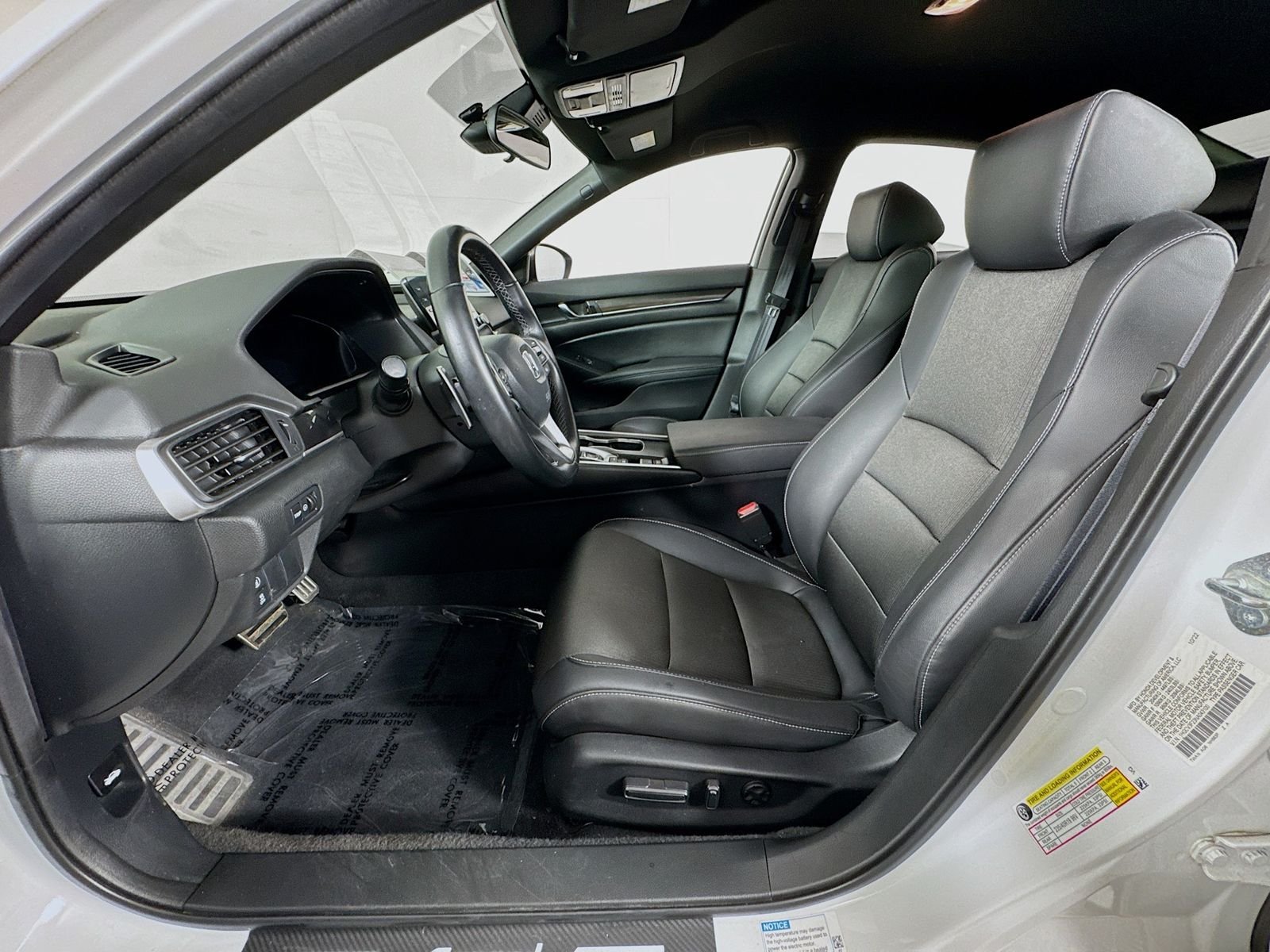 Used 2022 Platinum White Pearl Honda Sport image 12