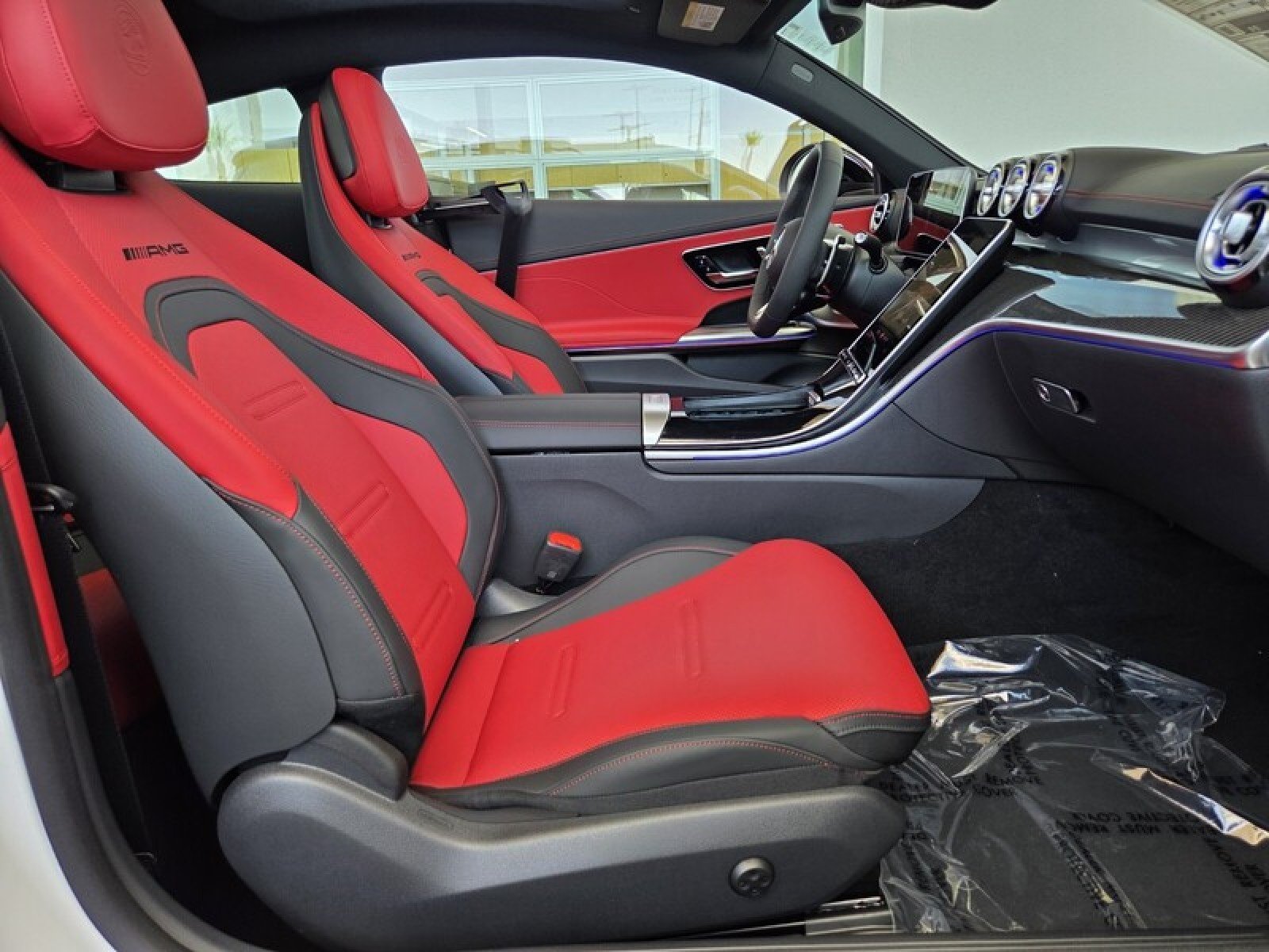 New 2026 MANUFAKTUR Moonlight White Metallic Mercedes-Benz AMG® CLE 53 4MATIC+ Coupe image 17