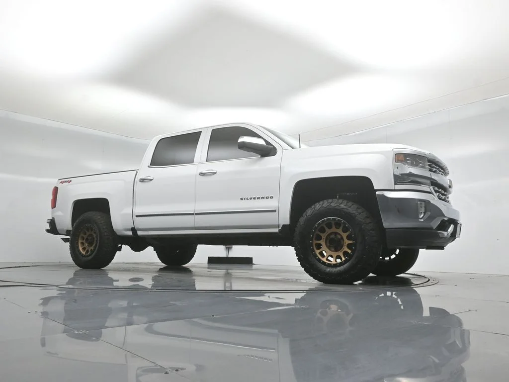 Used 2018 White Chevrolet LTZ image 3