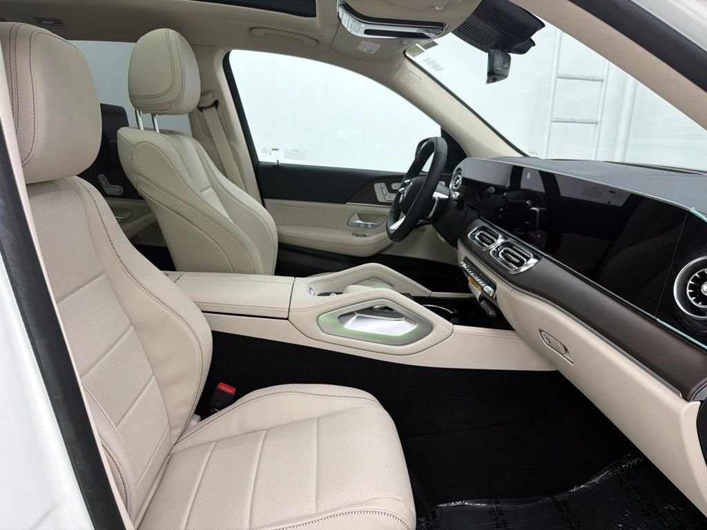 New 2027 Polar White Mercedes-Benz GLS 450 image 32