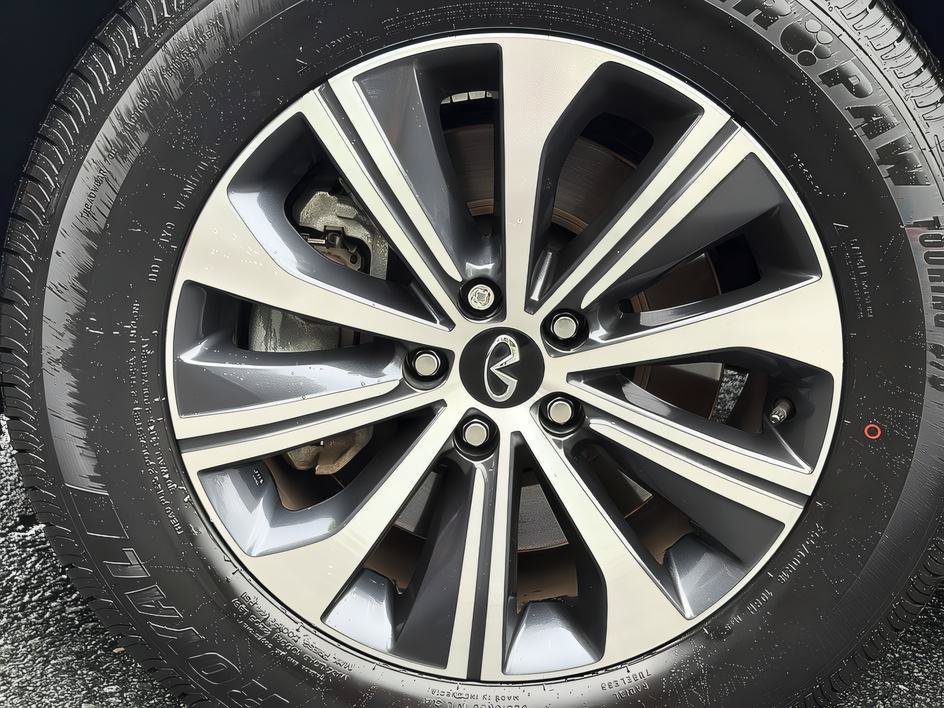 Certified Used 2024 Mineral Black INFINITI PURE image 8