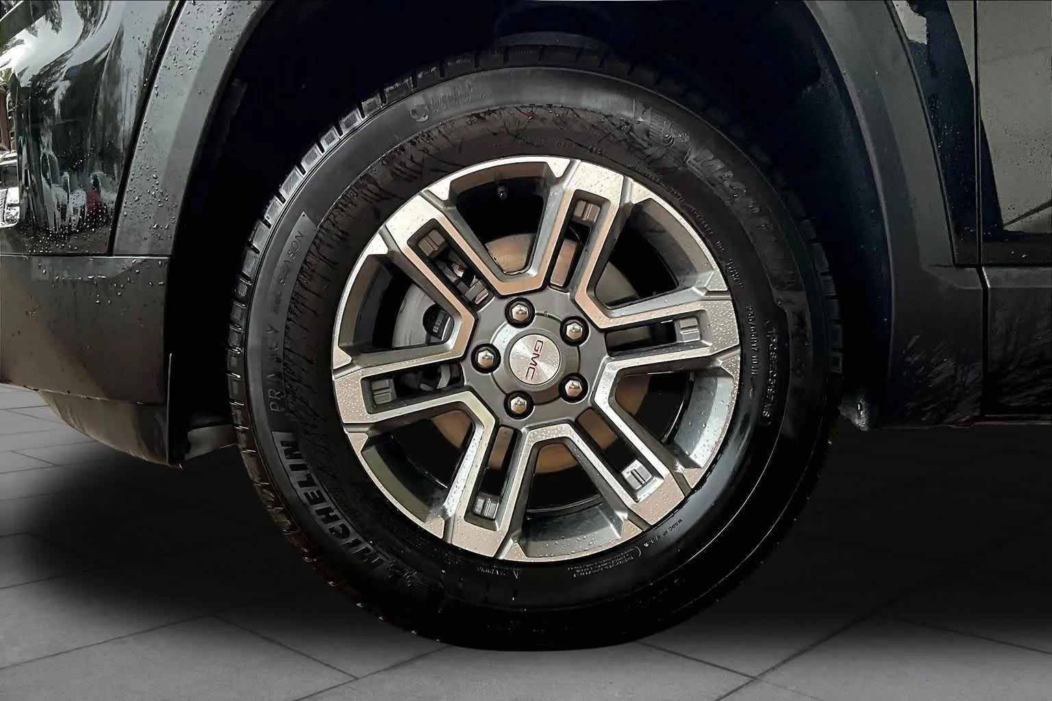 Used 2025 Ebony Twilight Metallic GMC FWD Elevation image 10