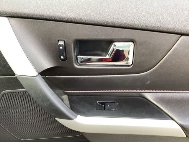 Used 2014  Ford SEL image 21