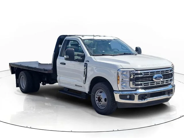 New 2025 Oxford White Ford XL image 3
