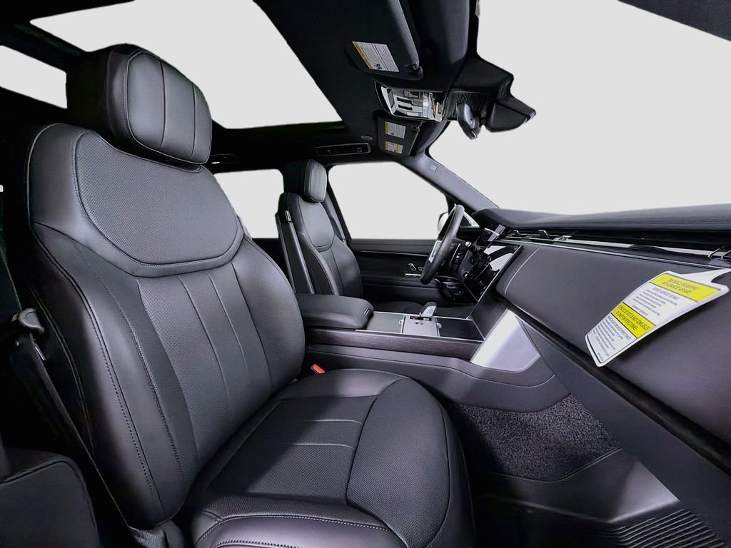 New 2026 Eiger Grey Land Rover SE image 30