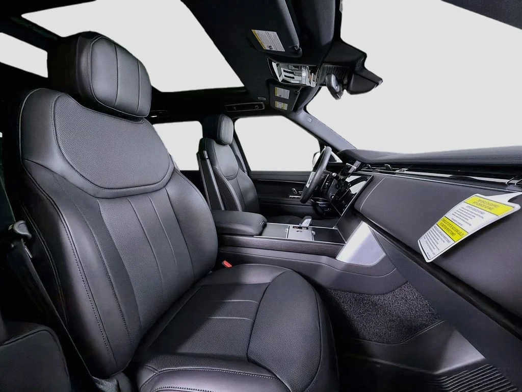 New 2026 Eiger Grey Land Rover SE image 30