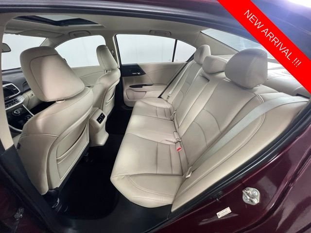 Used 2014 Basque Red Pearl II Honda Touring image 28