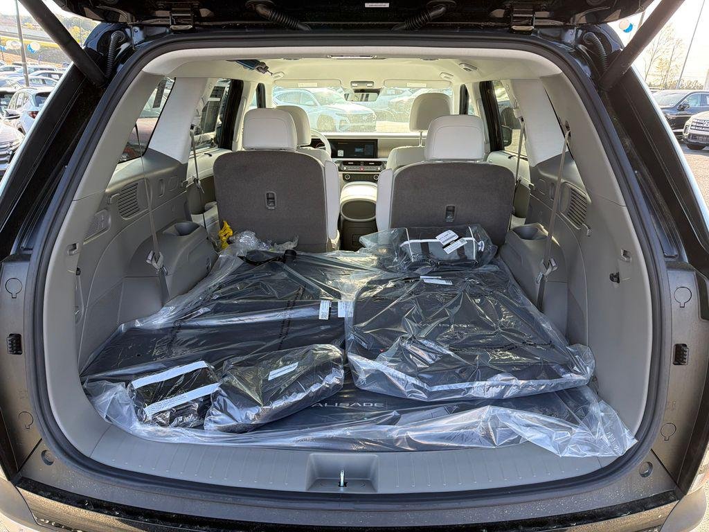 New 2026 Black Hyundai SEL FWD image 18