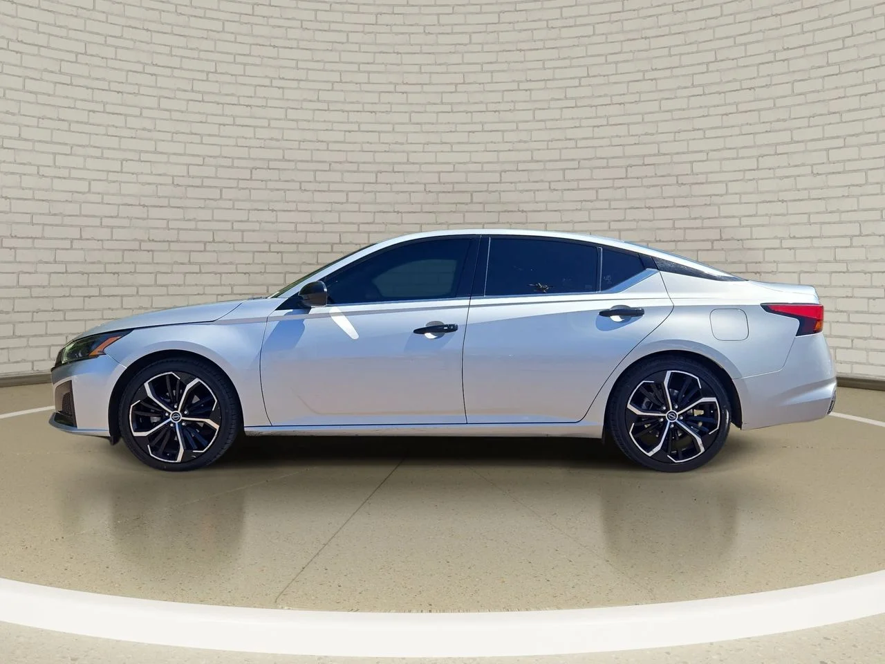 Used 2023 Brilliant Silver Metallic Nissan 2.5 SR image 7