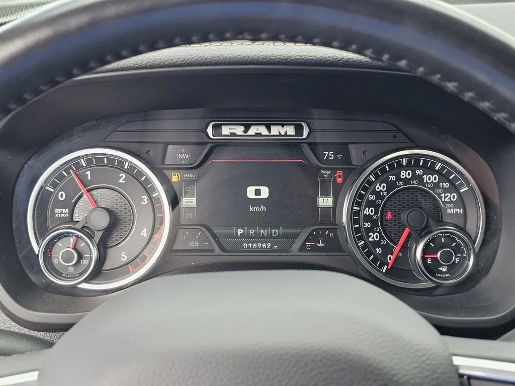 Used 2024  Ram Laramie image 24