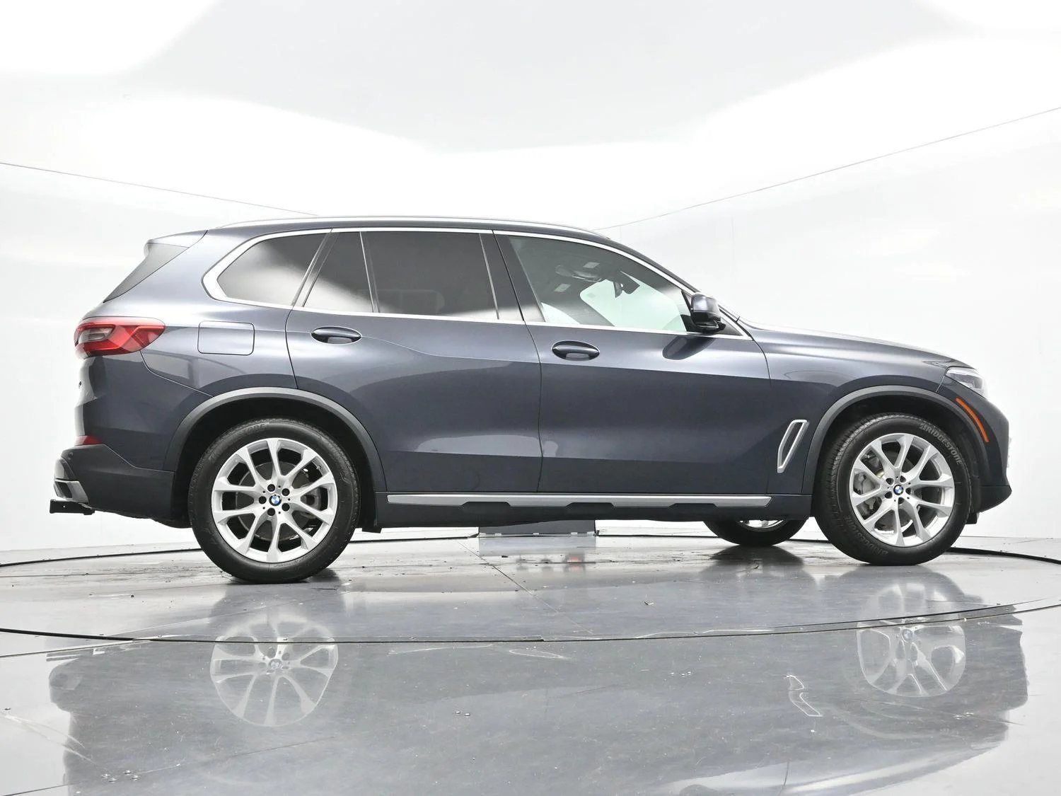 Used 2019 Arctic Gray Metallic BMW xDrive40i image 60