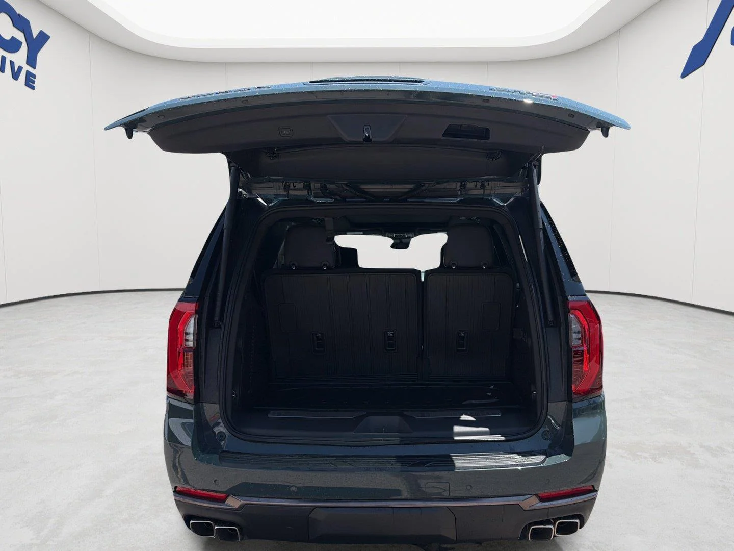 2026 GMC Yukon AT4 Ultimate - Photo 9