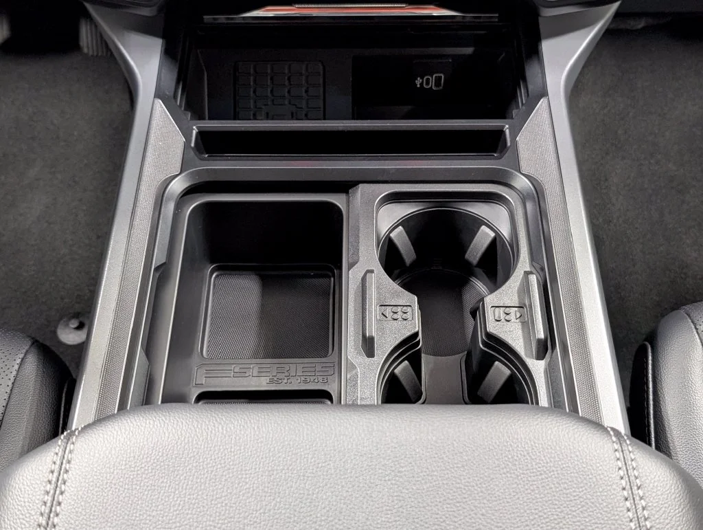 New 2027 Oxford White Ford F-350® Lariat® image 10