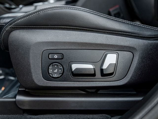 Used 2020 Alpine White BMW Base image 16