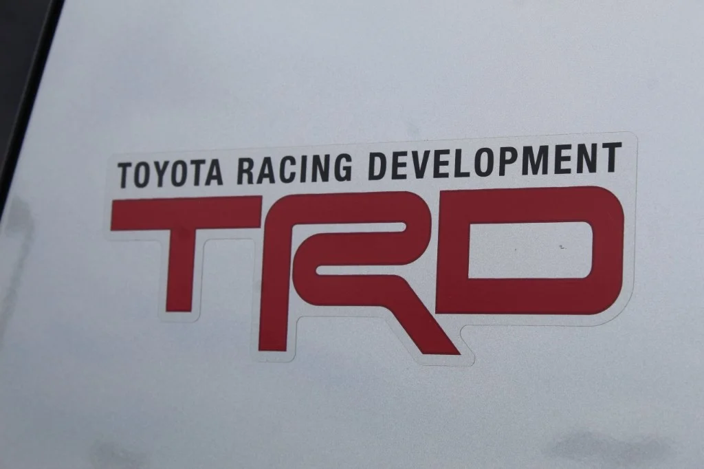 Used 2011 GRAY TOYOTA  image 16