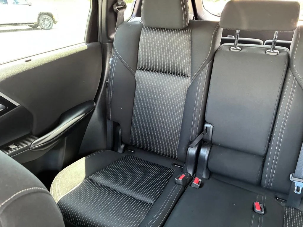 Used 2022  Mitsubishi ES image 12