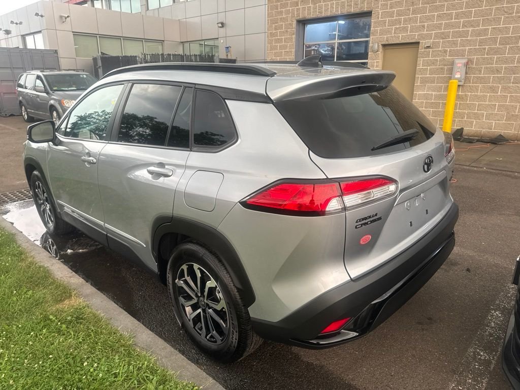 Used 2025 Silver Toyota Hybrid SE image 5