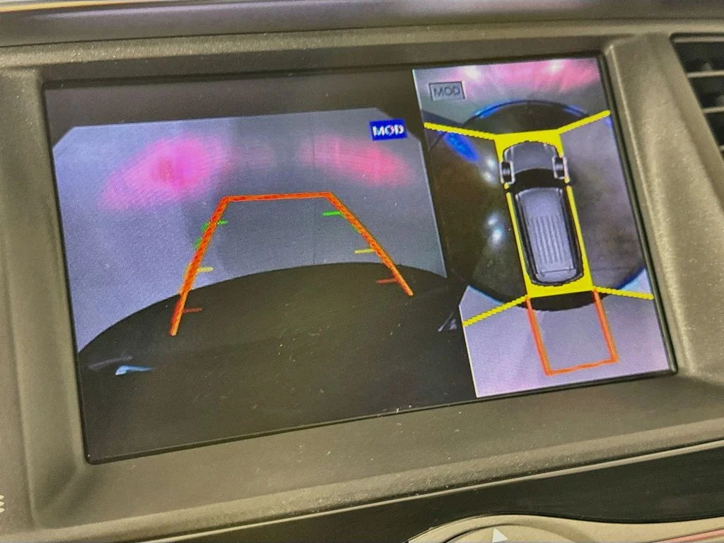 Used 2019 Black Nissan Platinum image 18
