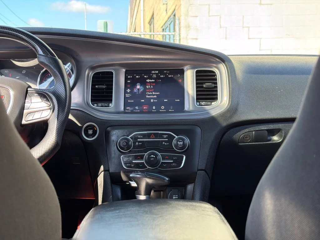 Used 2023 Gray Dodge SXT image 22