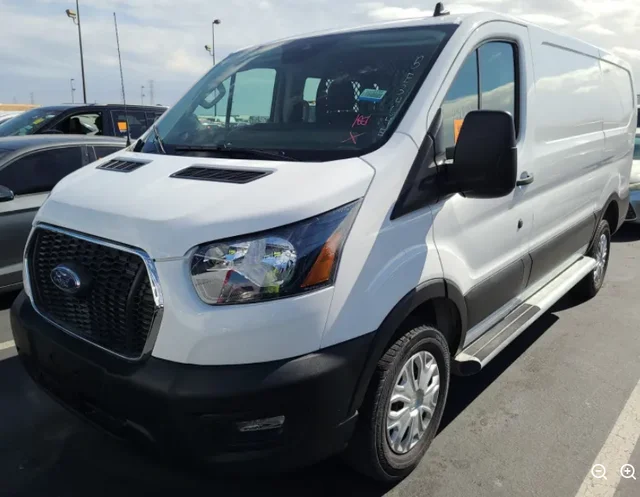 Used 2025 Oxford White Ford Base image 15