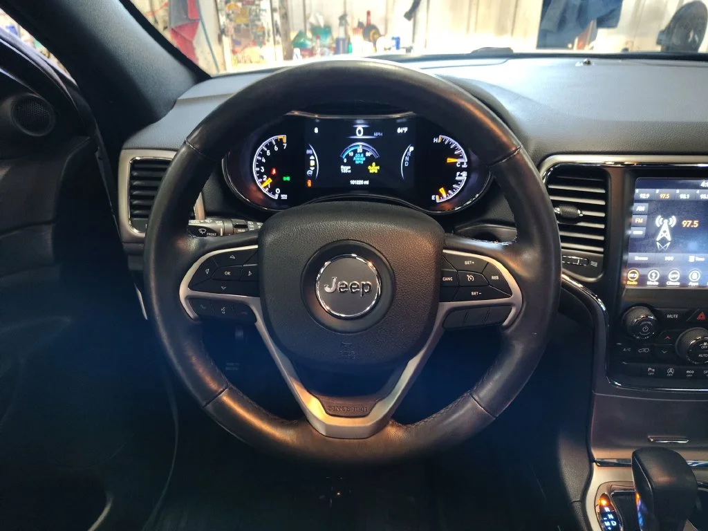Used 2018 White Jeep Altitude image 20