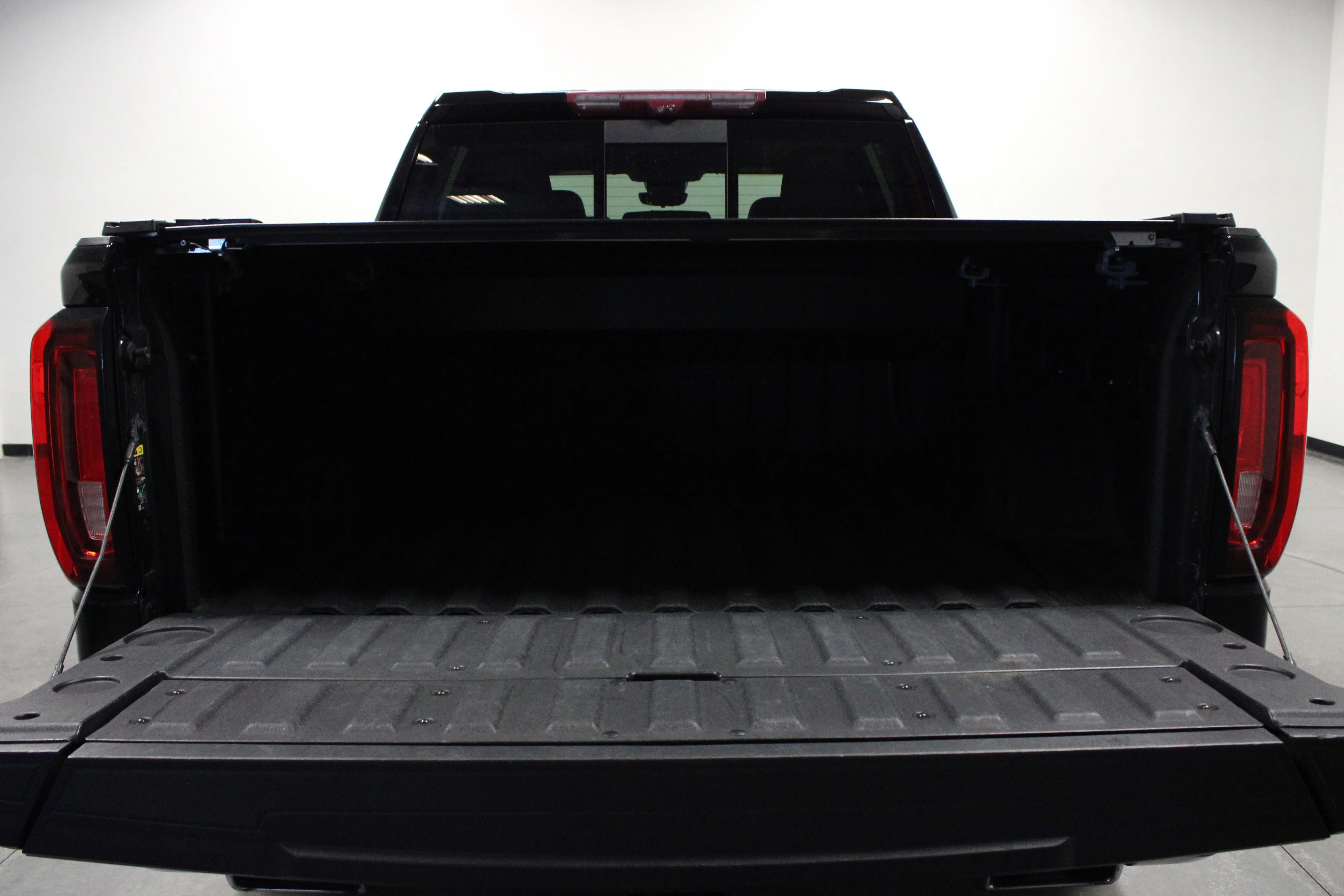 Used 2023 Onyx Black GMC Denali image 14