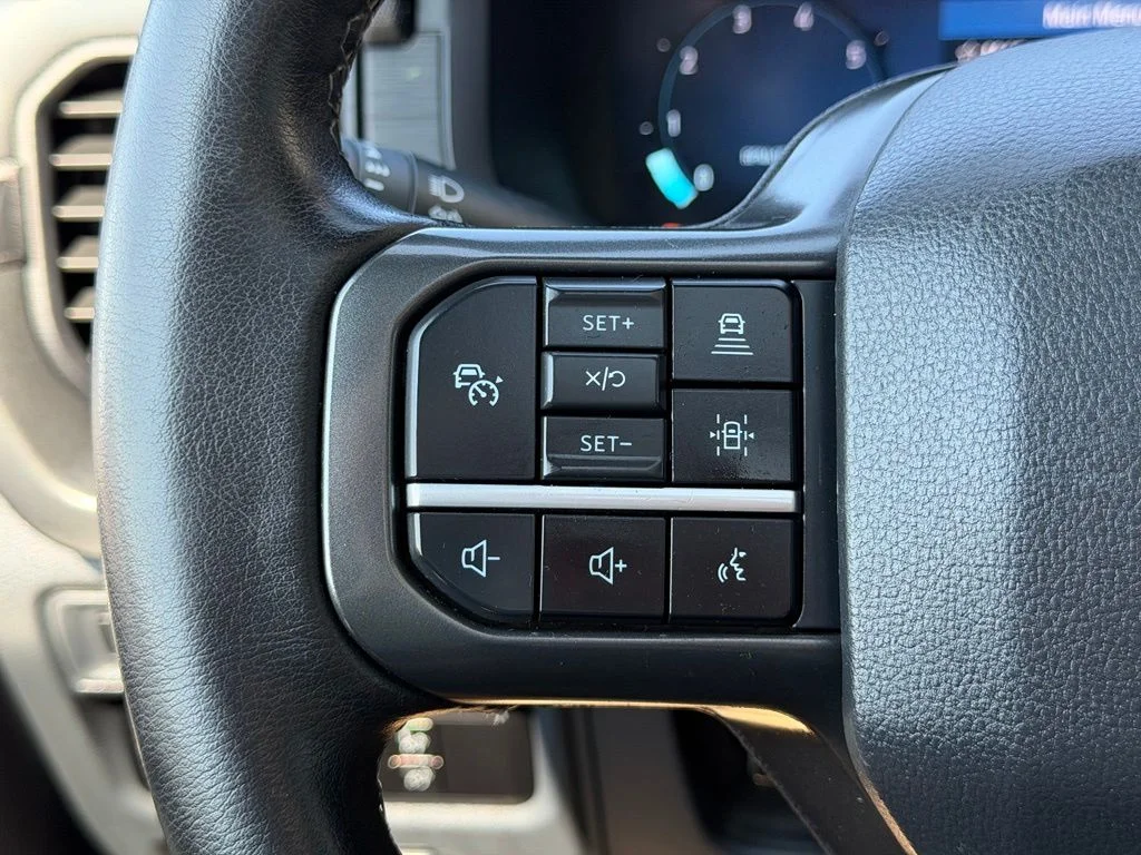 Used 2024 Black Ford XLT image 17
