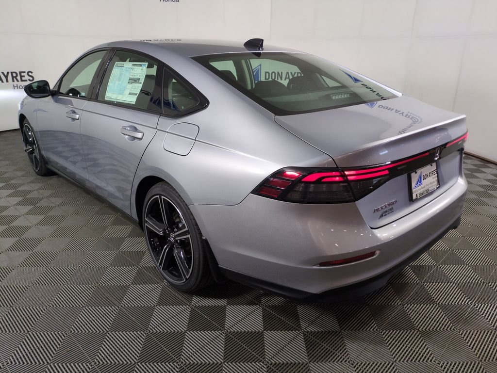 New 2026 Solar Silver Metallic Honda SE image 3