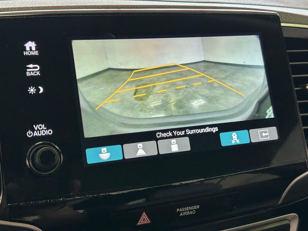 Used 2022 Silver Honda Touring image 29