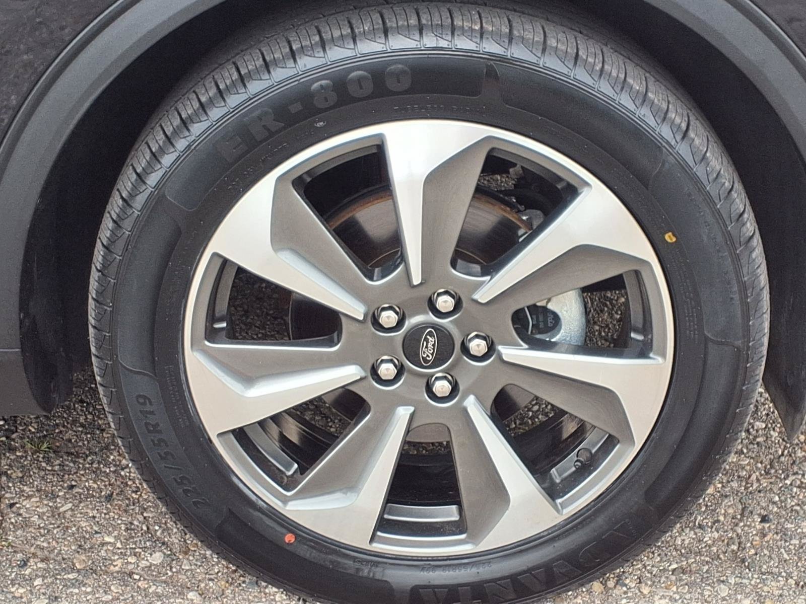 Used 2024 Agate Black Metallic Ford Platinum image 30