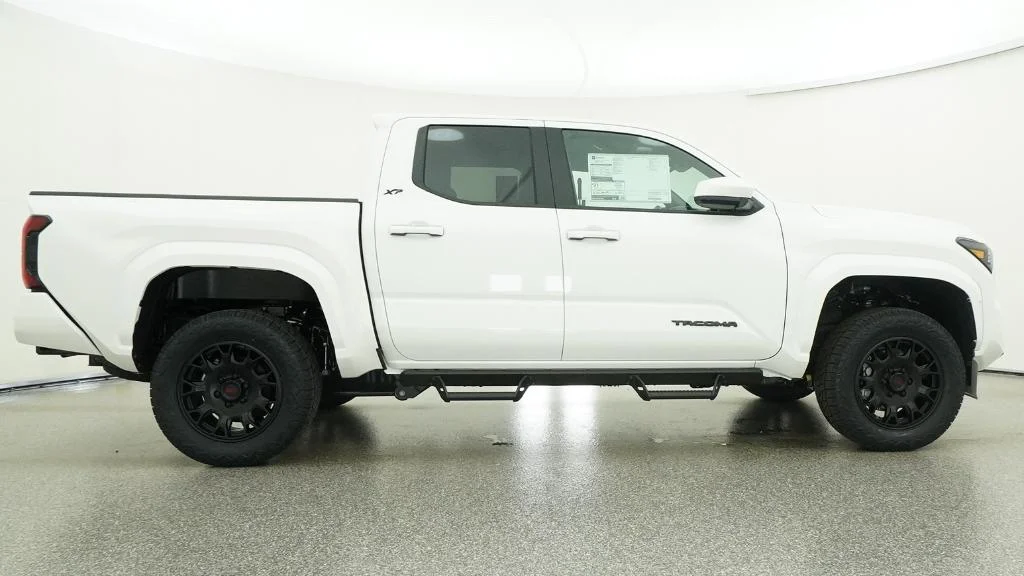 New 2026 Ice Cap Toyota SR5 image 29