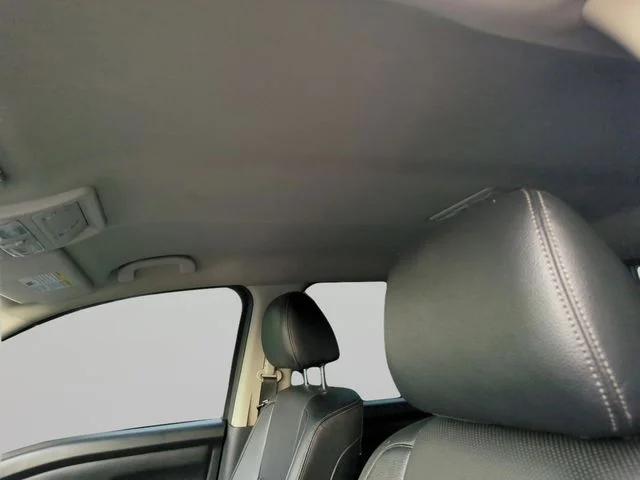 Used 2020 Blue Nissan SL image 19