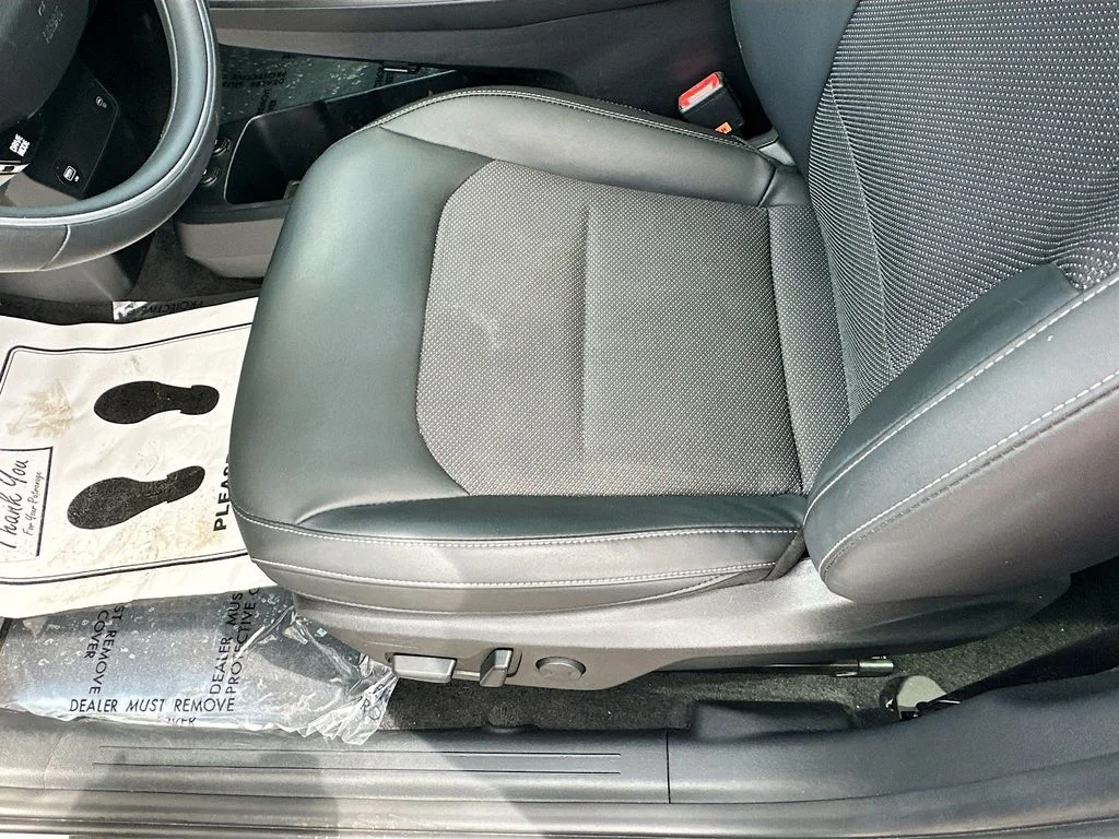Certified Used 2024  Kia Light image 19