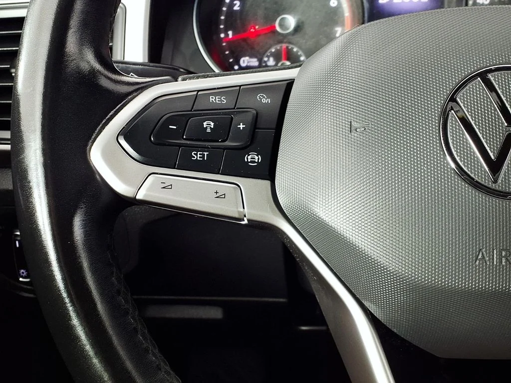 Used 2020 Gray Volkswagen 3.6L V6 SE w/Technology image 18
