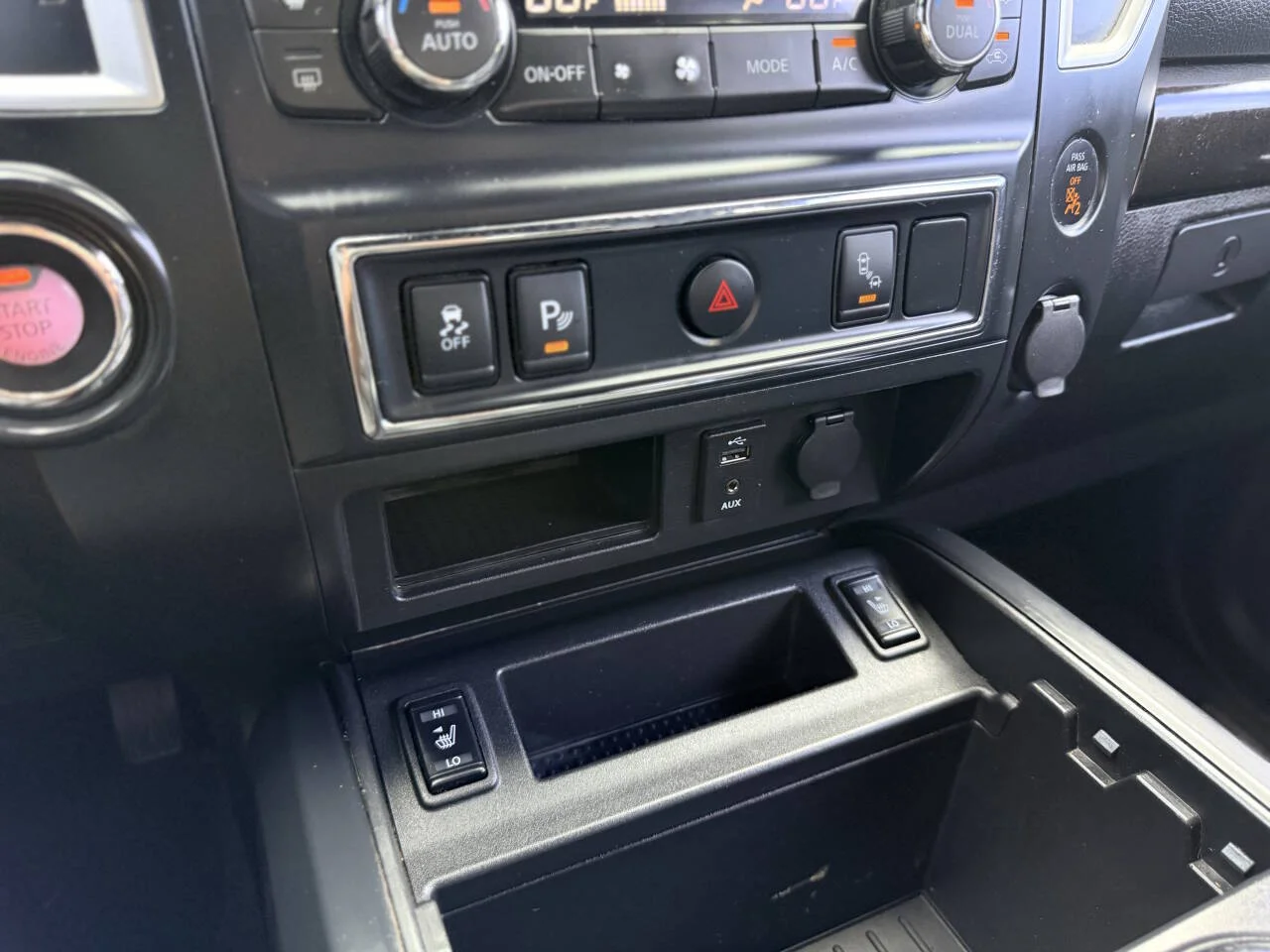 Used 2018 Gray Nissan SL 4x2 4dr Crew Cab image 23