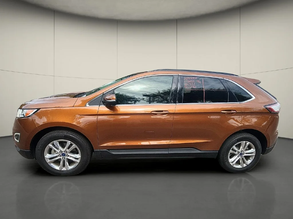 Used 2017 Red Ford SEL image 4