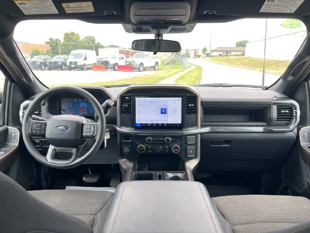 Used 2025 Gray Ford STX image 19