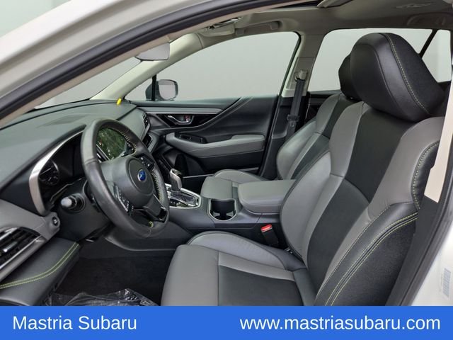 Used 2025 Crystal White Pearl Subaru Onyx Edition image 18